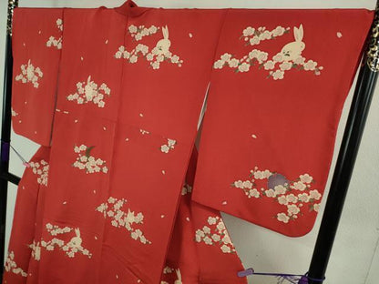 平和屋本店●極上　人形作家・ホリヒロシ　付下げ　花兎　うさぎ　深緋色地　鬼しぼ縮緬　逸品　DZAB3081kh6
