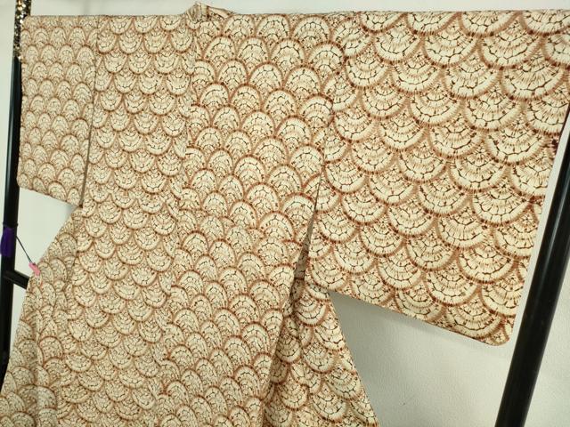 平和屋本店●極上　岩手の匠　草紫堂　南部絞り　茜染　紬　青海波　正絹　逸品　DZAB3086kh6