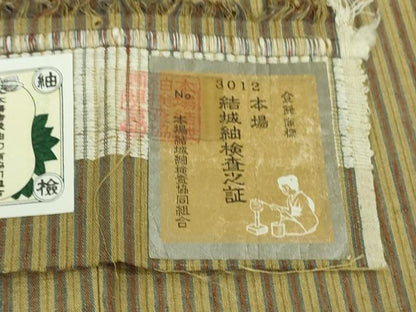 平和屋本店●極上　本場結城紬　重要無形文化財　縞　証紙付き　逸品　DZAB3094kh6