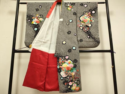 平和屋本店[]極上　七五三　女の子　7歳　祝着・襦袢(半衿刺繍)セット　刺繍　絞り　花車　黒地　金銀糸　逸品　DZAB3239kh6