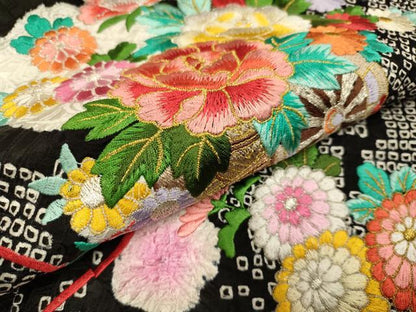 平和屋本店[]極上　七五三　女の子　7歳　祝着・襦袢(半衿刺繍)セット　刺繍　絞り　花車　黒地　金銀糸　逸品　DZAB3239kh6