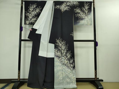 平和屋本店●極上 訪問着 作家物 駒刺繍 枝花文 暈し染め 紫黒色地 暈し染め 金彩 逸品 DZAB3285kh6