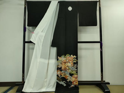 平和屋本店●極上　創業460年・千總　黒留袖　駒刺繍　貝桶吉祥花松文　金糸　逸品　未使用　DZAB3290kh6