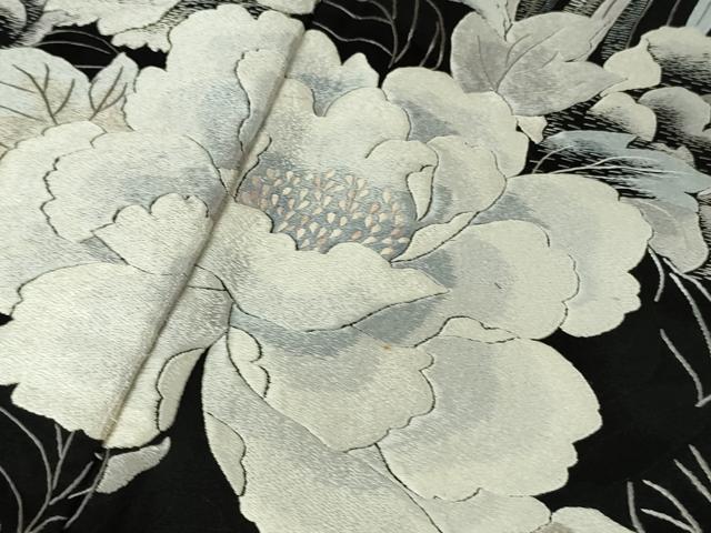 平和屋本店●極上　振袖　総刺繍　四季花文　桜　藤　紫陽花　杜若　牡丹　黒地　逸品　DZAB3419kh6