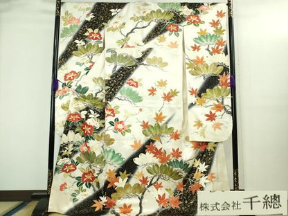 平和屋本店●極上　創業460年・千總　振袖　駒刺繍　松　楓　椿　暈し染め　金彩　反端付き　逸品　DZAB3423kh6