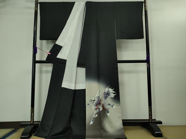 平和屋本店●極上　染色作家　草野一騎　色留袖　手描き　麒麟　暈し染め　蝉色地　金彩　ロング丈　逸品　DZAB3431kh6