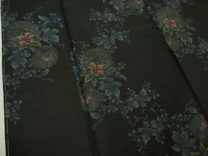 平和屋着物●極上 本場大島紬 9マルキ 蔦の葉花文 黒地 逸品 未使用 DZAB3485kh6