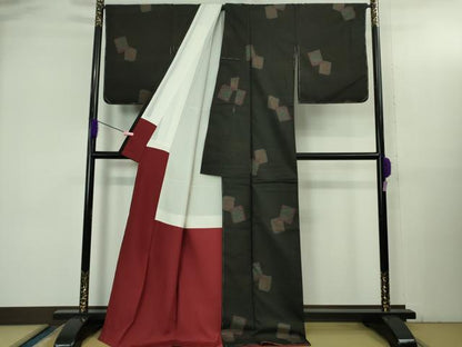 平和屋着物●極上　本場大島紬　9マルキ　地空　色紙重ね　黒地　ロング丈　逸品　未使用　DZAB3489kh6