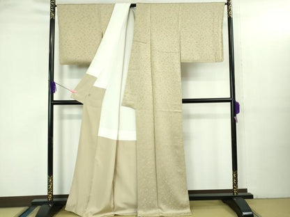 平和屋着物●極上 色無地 山吹花木染 お召地 草花地紋 練色 鈴乃屋扱い 逸品 DZAB3517kh6
