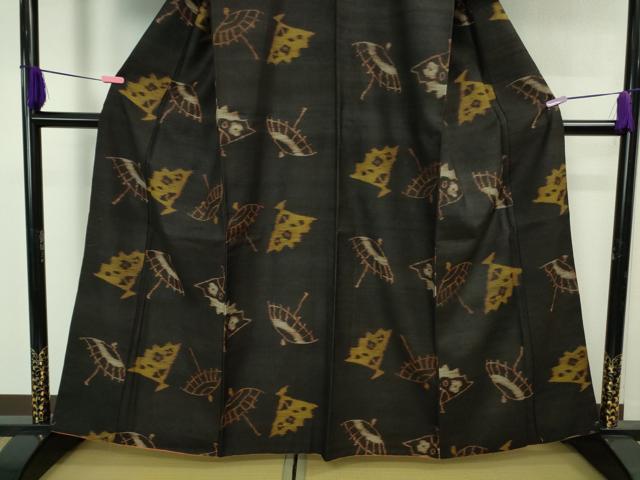 平和屋着物●極上 国指定重要無形文化財 本場久米島紬 手織 番傘 扇 逸品 DZAB3536kh6