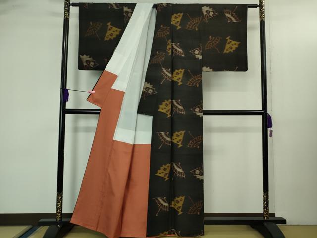平和屋着物●極上 国指定重要無形文化財 本場久米島紬 手織 番傘 扇 逸品 DZAB3536kh6