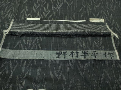 平和屋本店●極上 本場結城紬 重要無形文化財 本場結城紬技術保持者 野村半平 100亀甲 飛び亀甲柄 枝葉文 褐色地 証紙付き 逸品DZAB3762kh6
