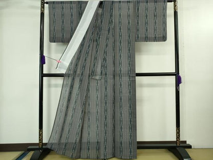 平和屋着物＊極上 夏物 本場琉球絣 夏琉球 南風上布 手おり 大城哲作 源氏鼠色地 大城織物謹製 証紙付き 逸品 DZAB3791kh6