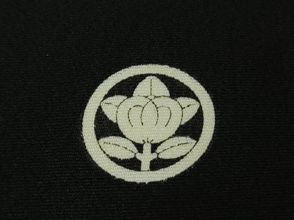 平和屋本店●極上 創業460年・千總 黒留袖 駒刺繍 貝桶吉祥花文 金彩 逸品 DZAB3817kh6