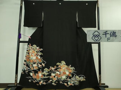 平和屋本店●極上 創業460年・千總 黒留袖 駒刺繍 貝桶吉祥花文 金彩 逸品 DZAB3817kh6