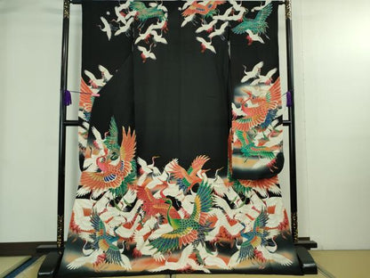 平和屋本店▽極上 アンティーク 単衣 大正ロマン 振袖 駒刺繍 飛鶴文 暈し染め 黒地 金彩 逸品 DZAB3827kh6