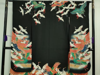 平和屋本店▽極上 アンティーク 単衣 大正ロマン 振袖 駒刺繍 飛鶴文 暈し染め 黒地 金彩 逸品 DZAB3827kh6
