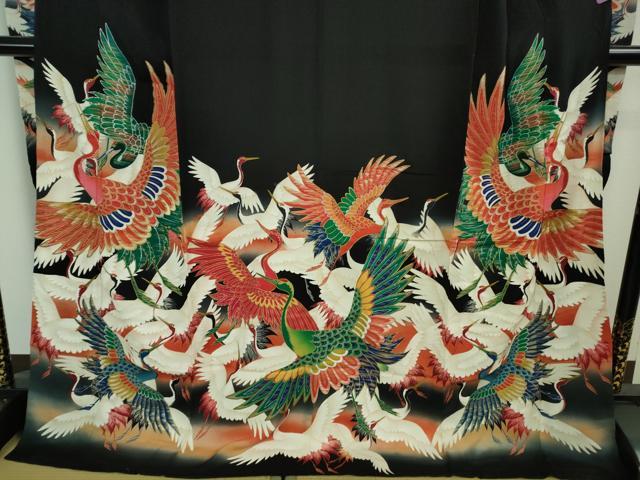 平和屋本店▽極上 アンティーク 単衣 大正ロマン 振袖 駒刺繍 飛鶴文 暈し染め 黒地 金彩 逸品 DZAB3827kh6