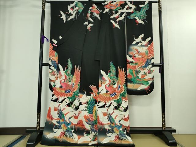 平和屋本店▽極上 アンティーク 単衣 大正ロマン 振袖 駒刺繍 飛鶴文 暈し染め 黒地 金彩 逸品 DZAB3827kh6