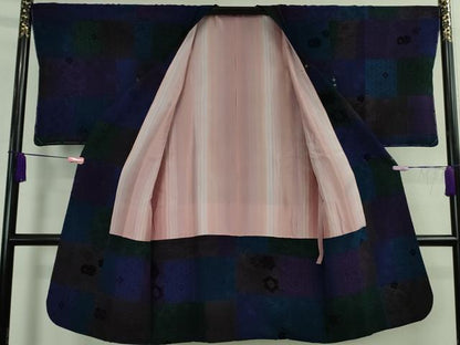 平和屋着物∞極上　道行コート　ロング丈　天鵞絨　輪奈ビロード　市松花文　逸品　未使用　DZAB3858kh6