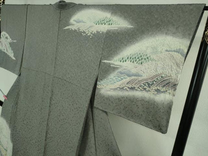 平和屋着物●極上　中国三大刺繍　相良刺繍　訪問着　おぼろ染め　襲絞り　鼠色地　暈し染め　銀通し地　逸品　DZAB4029kh6