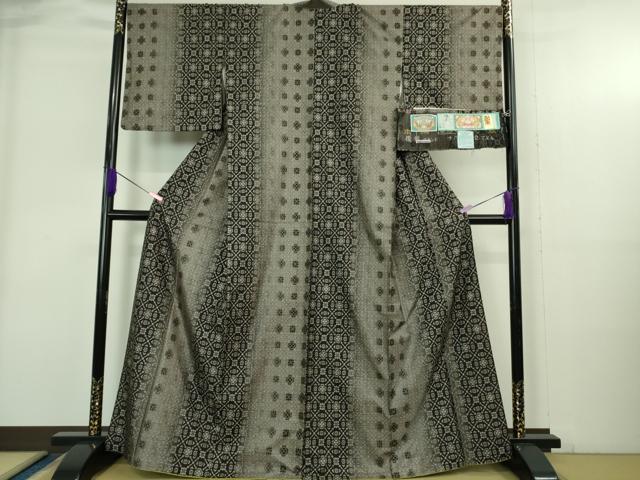 平和屋本店●極上　本場大島紬　古代染色純泥染　優粋　極上細微絣　花菱　証紙付き　逸品　DZAB4070kh6
