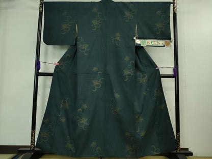 平和屋本店●極上 本場結城紬 重要無形文化財 100亀甲 飛び亀甲柄 花唐草文 褐返色地 証紙付き 逸品 DZAB4080kh6