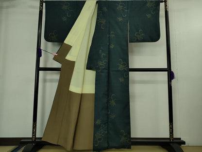 平和屋本店●極上 本場結城紬 重要無形文化財 100亀甲 飛び亀甲柄 花唐草文 褐返色地 証紙付き 逸品 DZAB4080kh6