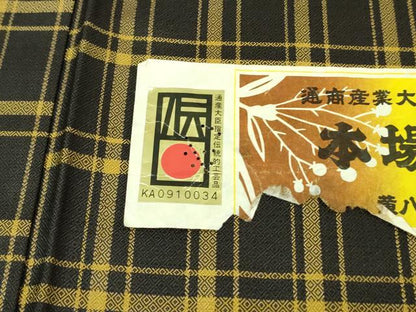 平和屋本店●極上　本場黄八丈　黒八丈　まるまなこ　紬　手織　伝統工芸士:西條謹一　赤坂きみ子　格子　証紙付き　逸品　DZAB4100kh6