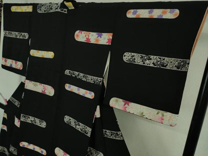 平和屋着物●極上　小紋　楓　黒地　鬼しぼ縮緬　金彩　逸品　DZAB4155kh6
