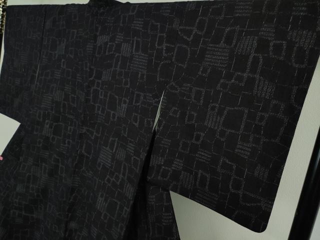 平和屋本店●極上 本場結城紬 重要無形文化財 奥順謹製 80亀甲 飛び亀甲柄 濃紺地 証紙付き 逸品 DZAB4190kh6