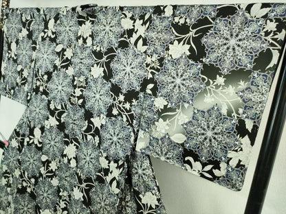 平和屋本店●極上　小紋　正倉院花唐草文　暈し染め　黒地　銀彩　逸品　未使用　DZAB4329kh6