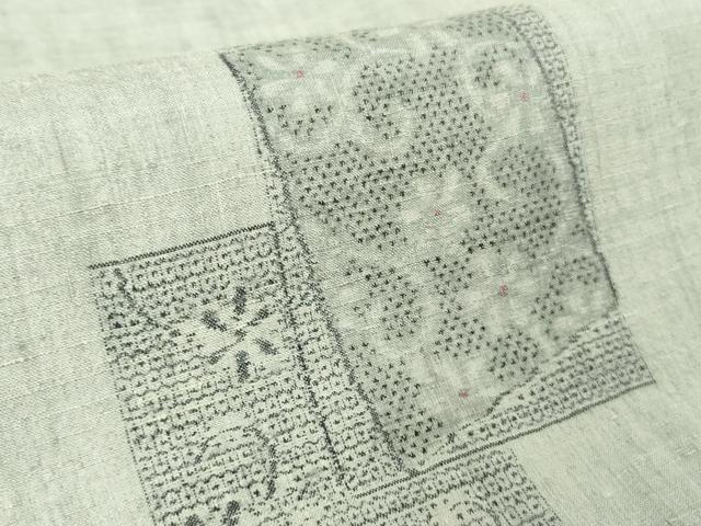 平和屋本店●極上　本場結城紬　重要無形文化財　160亀甲　飛び亀甲柄　色紙重ね花文　灰青色地　逸品　未使用　DZAB4355kh6