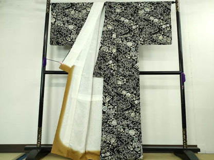 平和屋着物●極上　小紋　草花文　黒地　金彩　伊勢丹扱い　逸品　未使用　DZAB4367kh6