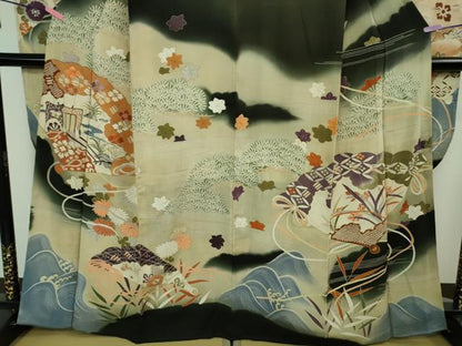 平和屋本店●極上　アンティーク　大正ロマン　振袖　刺繍　檜扇御所車花楓文　暈し染め　黒地　金彩　逸品　DZAB4370kh6
