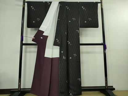 平和屋本店●極上　創業200年・7代目永治屋清左衛門　小紋　お召地　立涌桐花文　紫黒色地　逸品　未使用　DZAB4375kh6