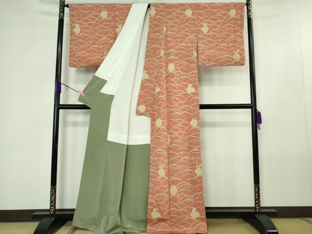 平和屋着物●極上　青山みとも　付下げ小紋　雪芝　兎　うさぎ　退紅色地　鬼しぼ縮緬　逸品　DZAB4388kh6