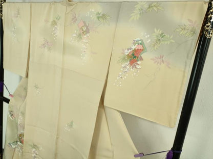 平和屋本店●極上　訪問着　駒刺繍　冊子花文　鳥の子色地　暈し染め　金彩　逸品　DZAB4409kh6