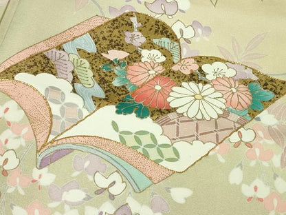 平和屋本店●極上　訪問着　駒刺繍　冊子花文　鳥の子色地　暈し染め　金彩　逸品　DZAB4409kh6