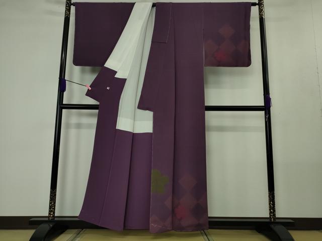 平和屋着物●極上　世界的人形師　辻村寿三郎　ジュサブロー　訪問着　舞花文　深紫色地　反端付き　逸品　未使用　DZAB4423kh6