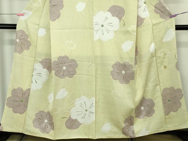 平和屋着物●極上　美空ひばり　小紋　お召地　リンゴ　林檎　舞花文　手描き　女郎花色地　金彩　逸品　未使用　DZAB4428kh6