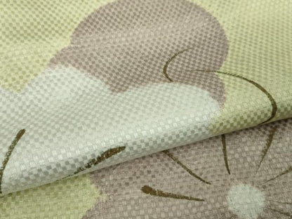 平和屋着物●極上　美空ひばり　小紋　お召地　リンゴ　林檎　舞花文　手描き　女郎花色地　金彩　逸品　未使用　DZAB4428kh6