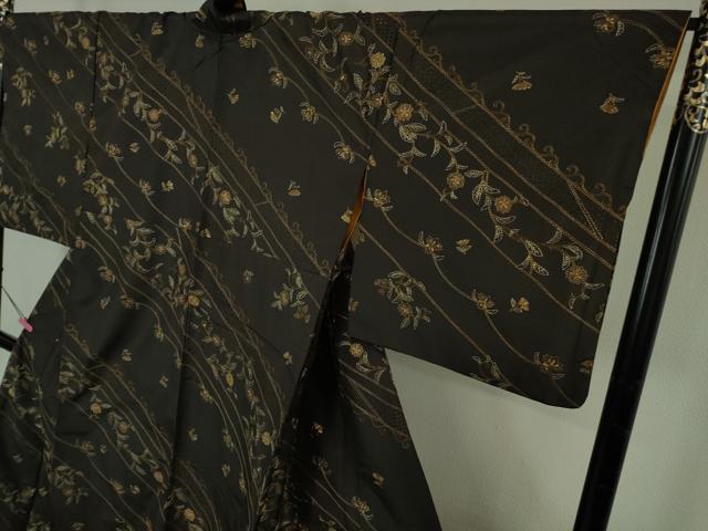 平和屋本店●極上　中国三大刺繍　スワトウ刺繍　汕頭刺繍　総刺繍　刺し子　本場大島紬　訪問着　花唐草文　逸品　DZAB4480kh6
