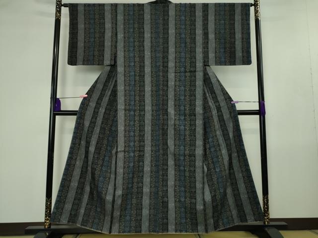 平和屋着物●極上　本場結城紬　重要無形文化財　100亀甲　飛び亀甲柄　名物裂間道　やまと金ラベル　逸品　未使用　DZAB4493kh6