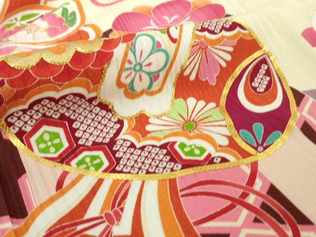 平和屋着物●極上　振袖・長襦袢(無双仕立て・半衿刺繍)セット　駒刺繍　打ち出の小槌　舞花　象牙色地　金彩　逸品　DZAB4495kh6
