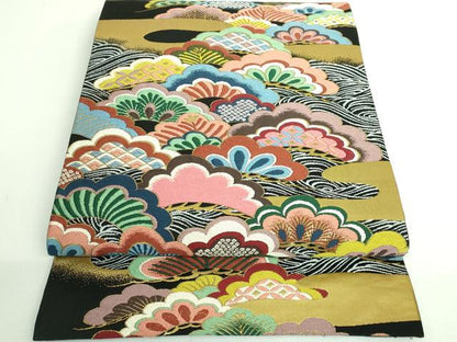 平和屋着物●極上　西陣　白綾苑大庭　六通柄袋帯　吉祥松文　黒地　金糸　逸品　DZAB4557kh6