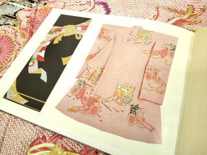平和屋本店●最高級 本疋田絞り 振袖 仮絵羽 松坂屋調製 染織名作展  駒刺繍 絢爛絞繍御所車文様 金糸 上代200万 共箱付き 逸品DZAB4612kh6