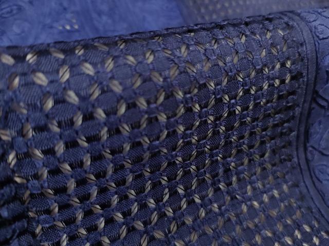 平和屋本店●極上　京都老舗 尾峨佐染繍　汕頭刺繍　本場縞大島紬　市松花文　上村絹織物謹製　証紙付き　逸品　未使用　DZAB4631kh6