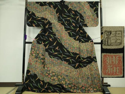 平和屋着物●極上　江戸紅型　五味桂子　訪問着　飛鳥草花文　黒地　鬼しぼ縮緬　反端付き　逸品　未使用　DZAB4634kh6