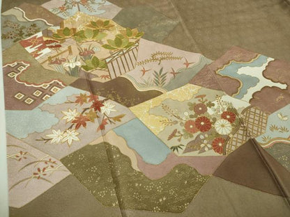 平和屋本店●極上　皇室献上作家　藤井寛　色留袖　駒刺繍　舞蝶四季花文　銀煤竹色地　金彩　逸品　DZAB4741kh6